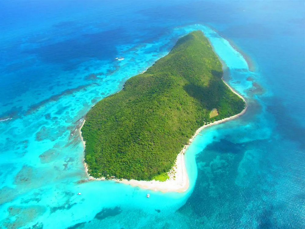 Tamarind Reef Resort Spa & Marina Christiansted 3*,